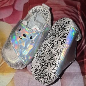 New Robeez Ro + ME crib Shoes 0-6 M